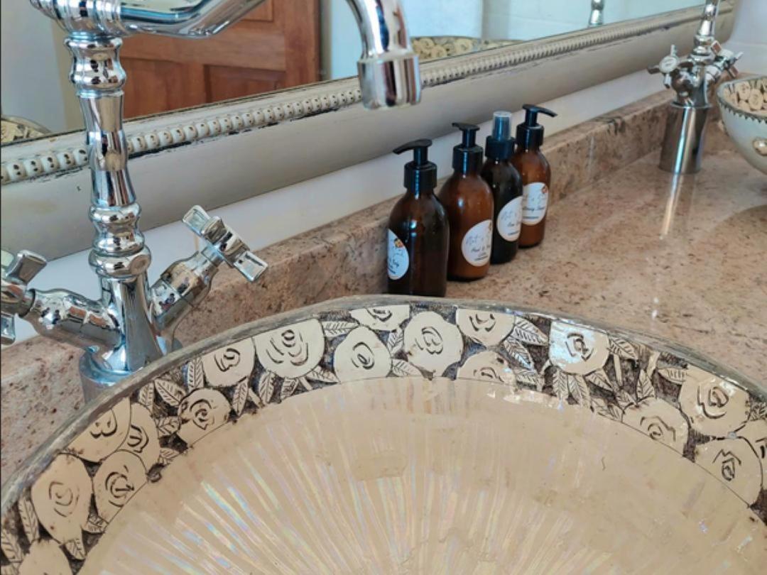 Art And Soul Restaurant, Accommodation, French Bar And Art Gallery Parys Oda fotoğraf